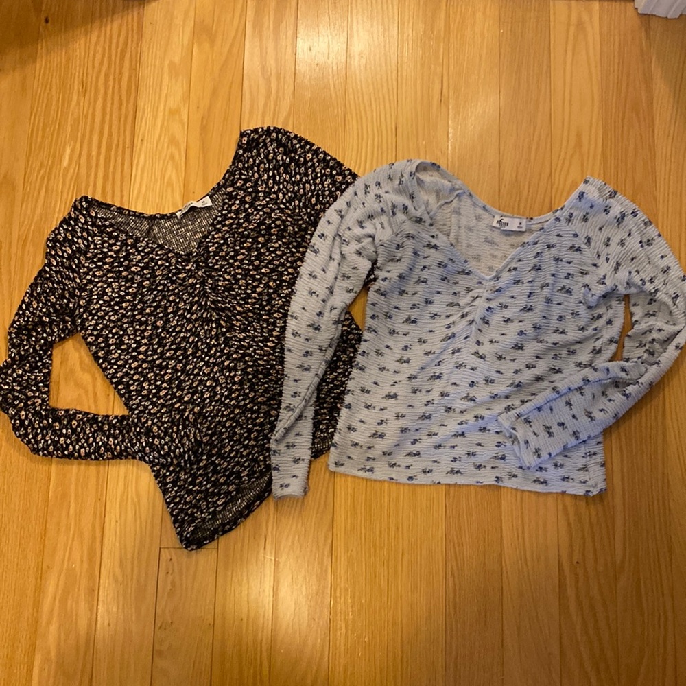 Lot of hollister clothing. Size m and s